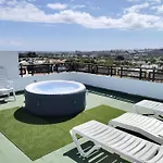 Vv Las Buganvillas Maspalomas - Cocina Y Habitaciones Con Banos Privados