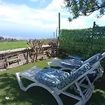 Rural House Breakfast In Front Of Ocean