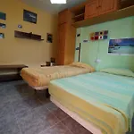Lorenzo'S Bed & Surf Apartment