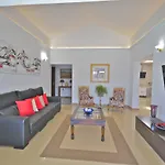 Villa Qura