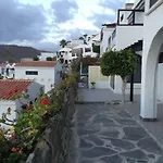 Los Canarios 2