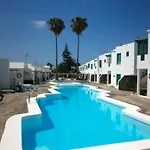 Pool And Relax Close To The Beach