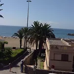 Apartamento En Playa De Las Burras