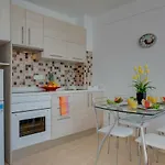 307 Bright, Sea View, Air Conditioning With Swimming Pool