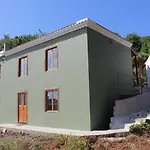 Casa Fita En El Cubo De La Galga