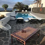 Villa V