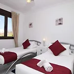Island Golf Villas, Amarilla Golf And Country Club