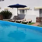 Casa Roja - Kleine Ferienanlage Mit Salzwasser Pool Im Zentrum Tias - Fiesta Prohibidos