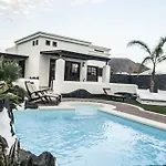 Villa Victoria Playa Blanca