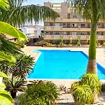 La Perla Beach Apt With Pool
