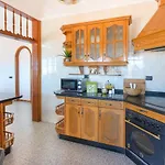 Villa Titan