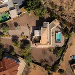 Homeforguest Oasis Villa With Swimming Pool In 4000M2 Garden