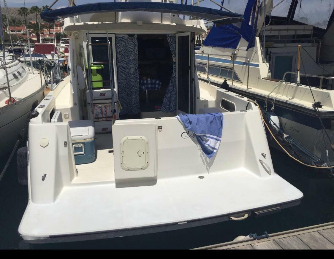Botel Barco En *