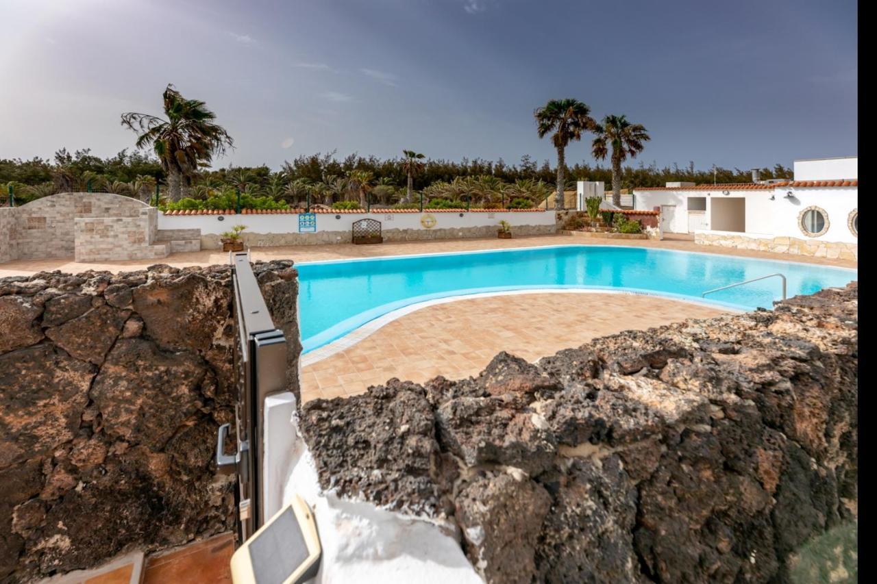 In Front Of The Pool, Large Terrace, Elegant & Confortable, Wi-fi Appartement