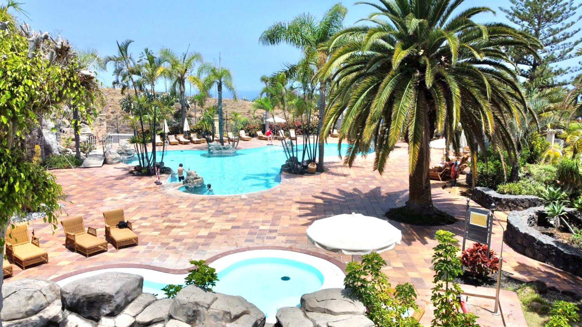 Apto. Con Gran Terraza Con Vista Al Mar Y Piscina Apartment *