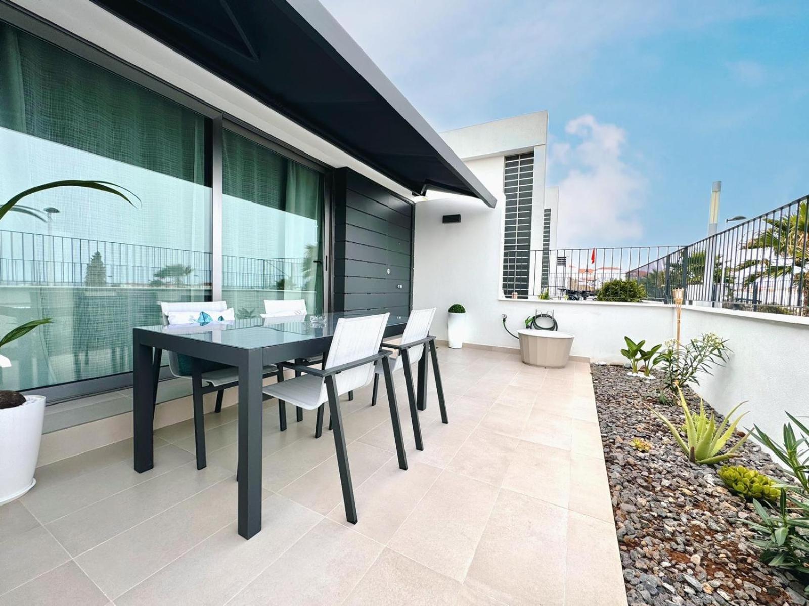 Apartment & Pool *