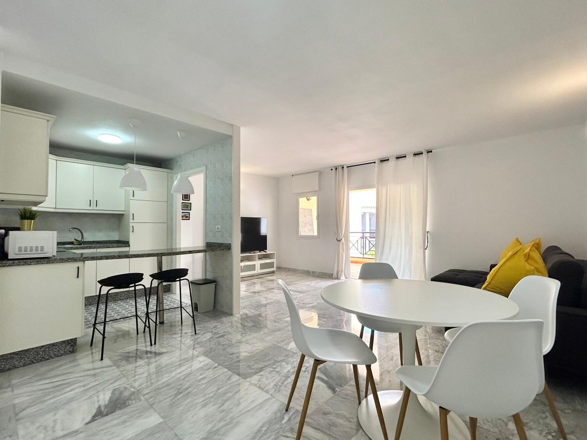 Apartment 2 Bedroom In Cristianos K210 Los Cristianos (Tenerife)