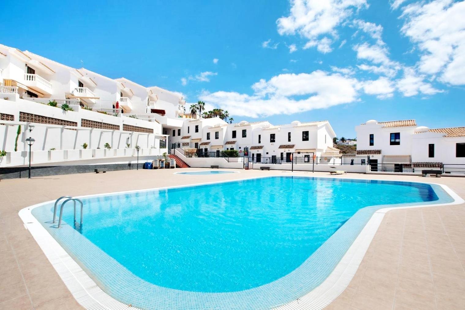 Remarkable 2-bed House In With Pool Чайофа