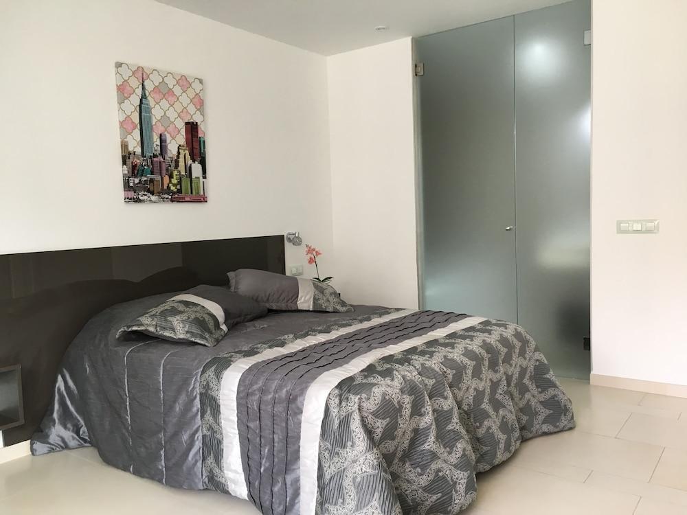 Aqua Luxury Suites Los Cristianos Hotel 3*